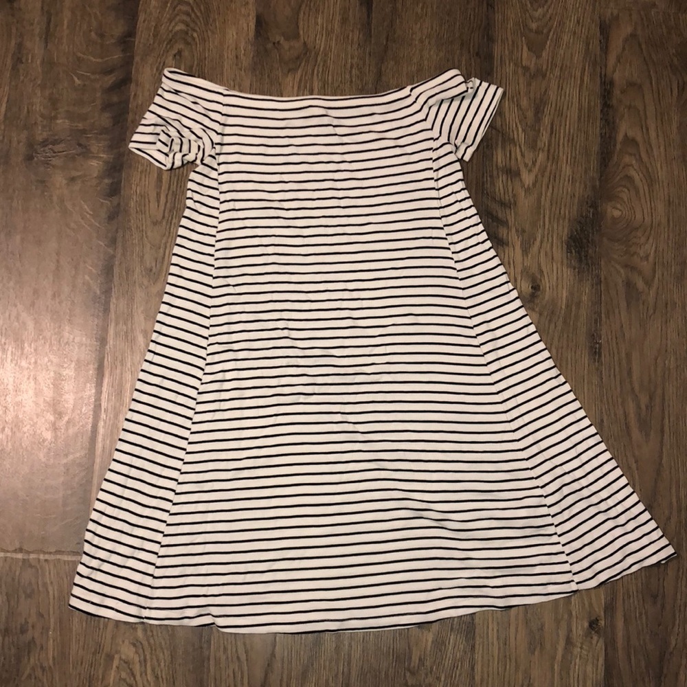 Off the shoulder dress!
